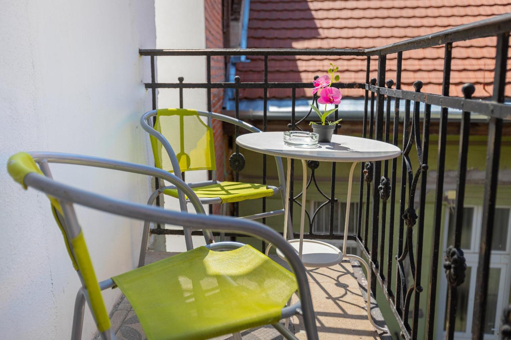 Iranyi Studio Budapest Exteriör bild
