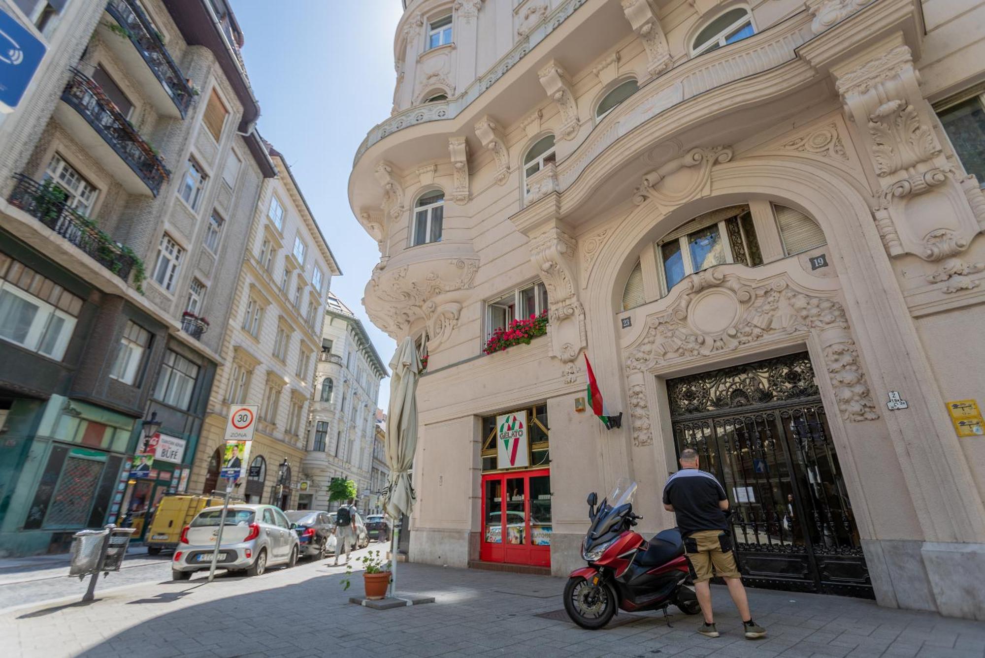 Iranyi Studio Budapest Exteriör bild